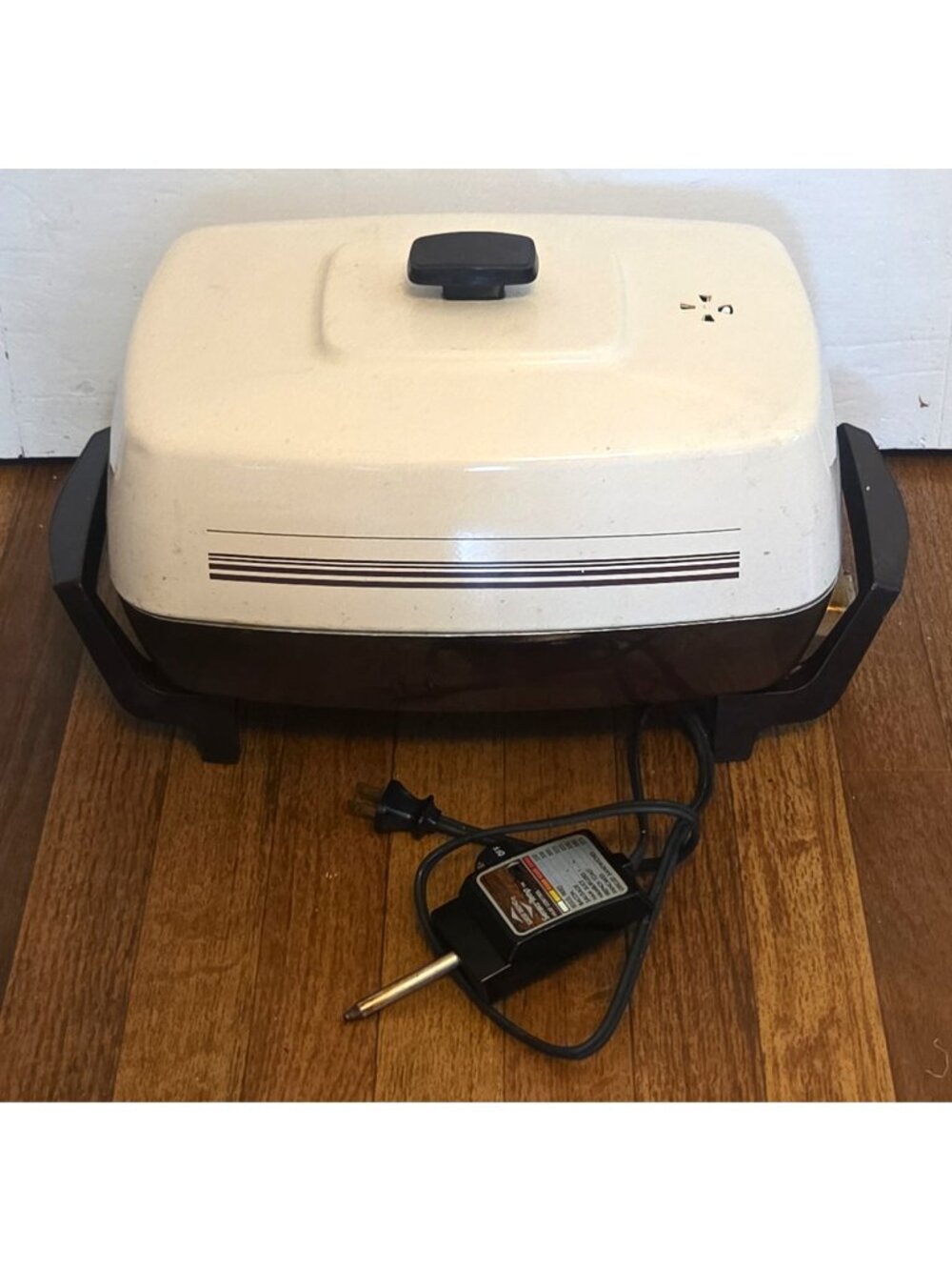 West Bend Sensa-Temp Electric Skillet Vented Lid Works Rectangle 1970s Vintage